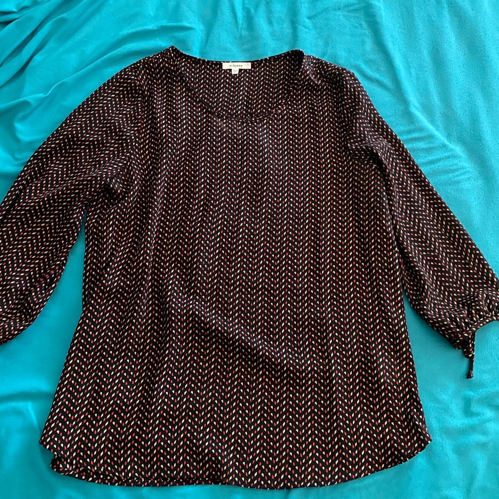 Medium blouse, fall colors, very comfortable and light